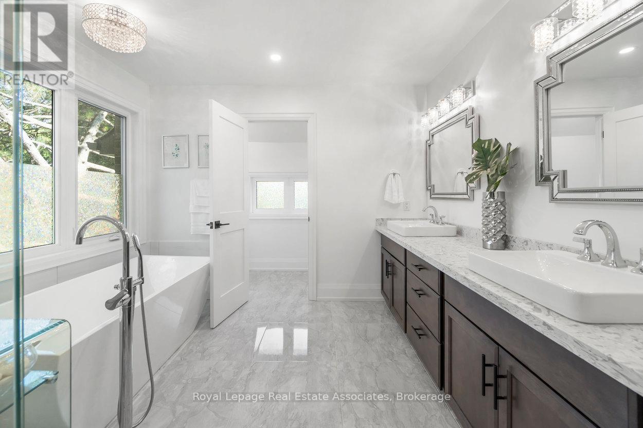 1285 Mineola Gardens, Mississauga, Ontario  L5G 3Y5 - Photo 27 - W12738704