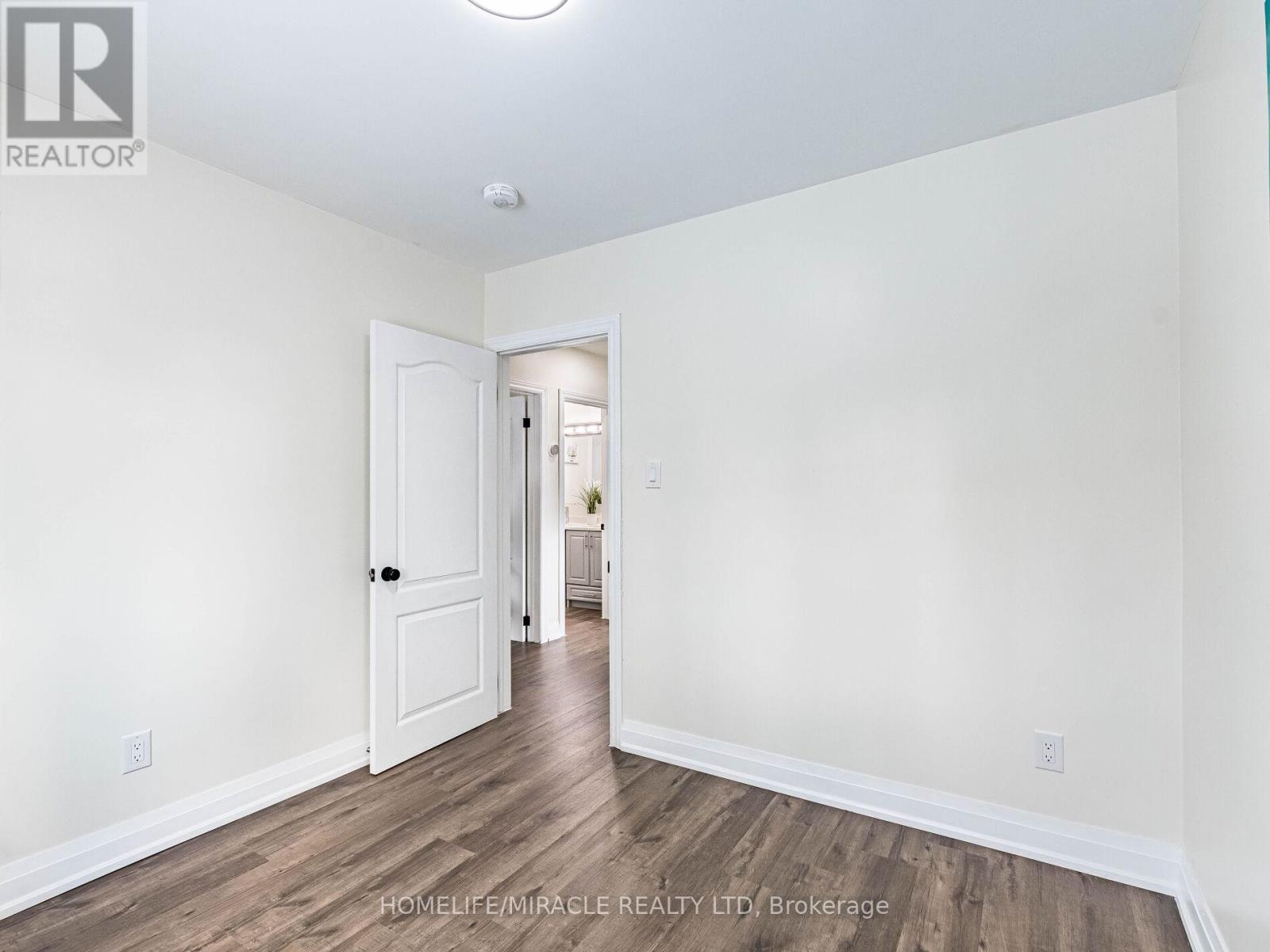 36 Mclaughlin Road N, Brampton (Northwood Park), Ontario  L6X 1Y5 - Photo 31 - W12738714