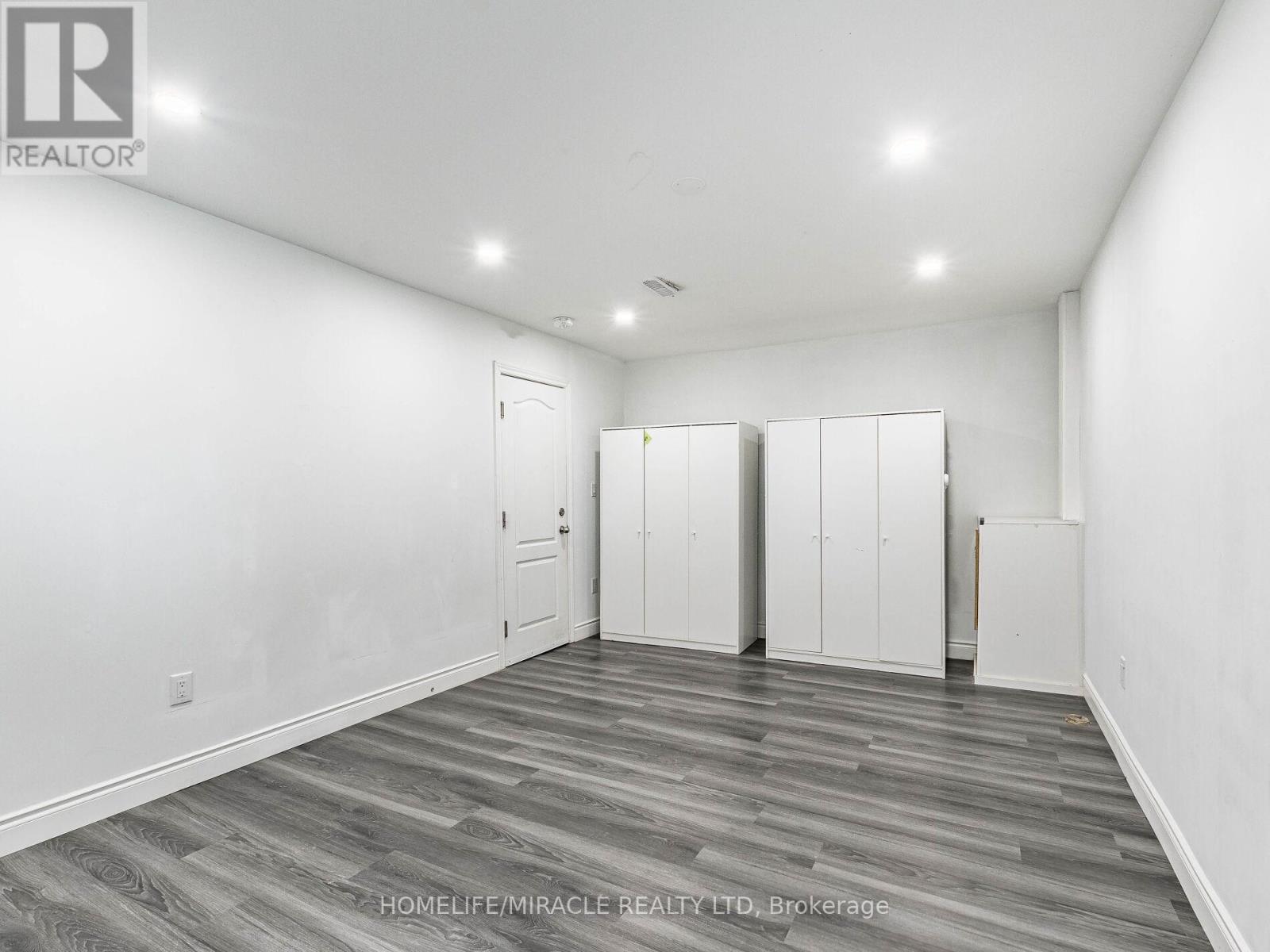 36 Mclaughlin Road N, Brampton (Northwood Park), Ontario  L6X 1Y5 - Photo 41 - W12738714