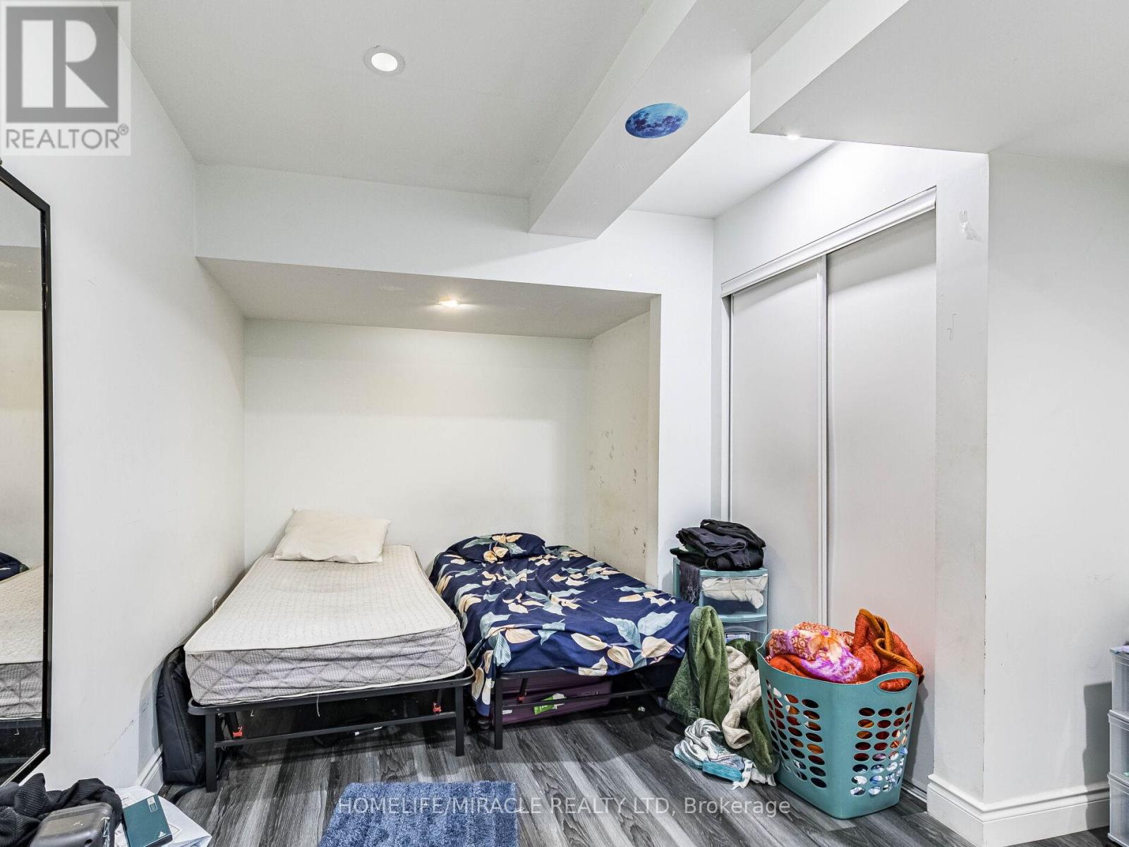 36 Mclaughlin Road N, Brampton (Northwood Park), Ontario  L6X 1Y5 - Photo 46 - W12738714