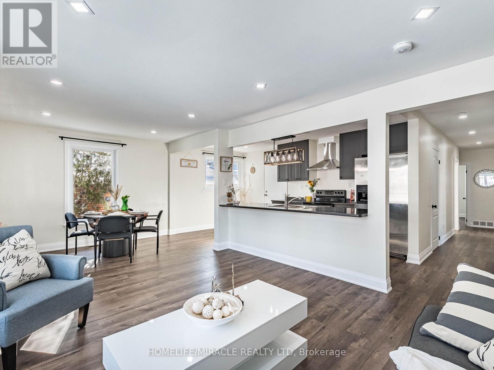 36 Mclaughlin Road N, Brampton (Northwood Park), Ontario  L6X 1Y5 - Photo 9 - W12738714