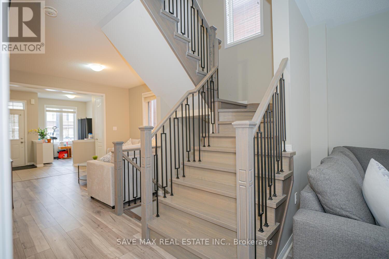 Upper - 131 Vanhorne Close, Brampton, Ontario  L7A 4E9 - Photo 17 - W12738756