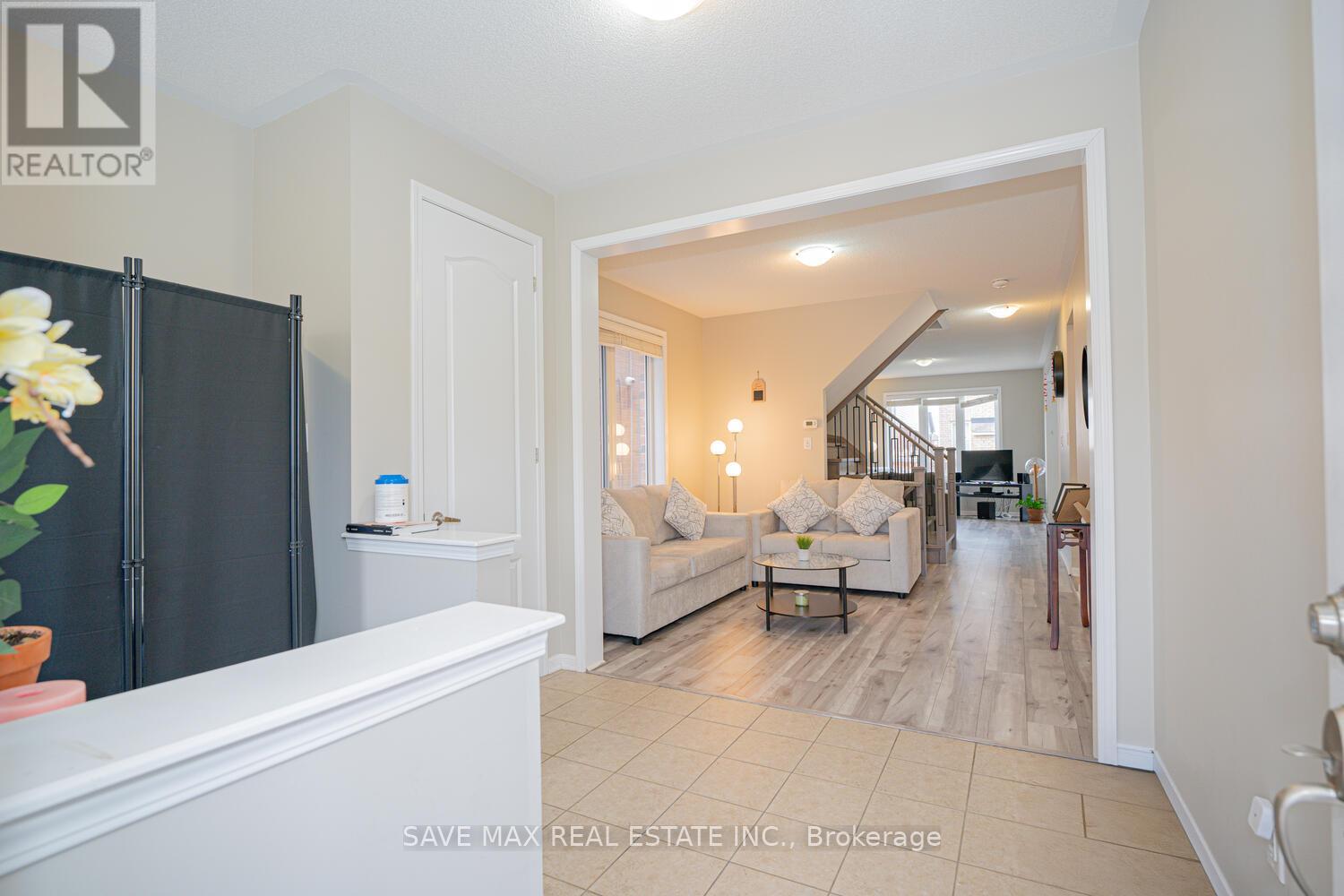 Upper - 131 Vanhorne Close, Brampton, Ontario  L7A 4E9 - Photo 5 - W12738756