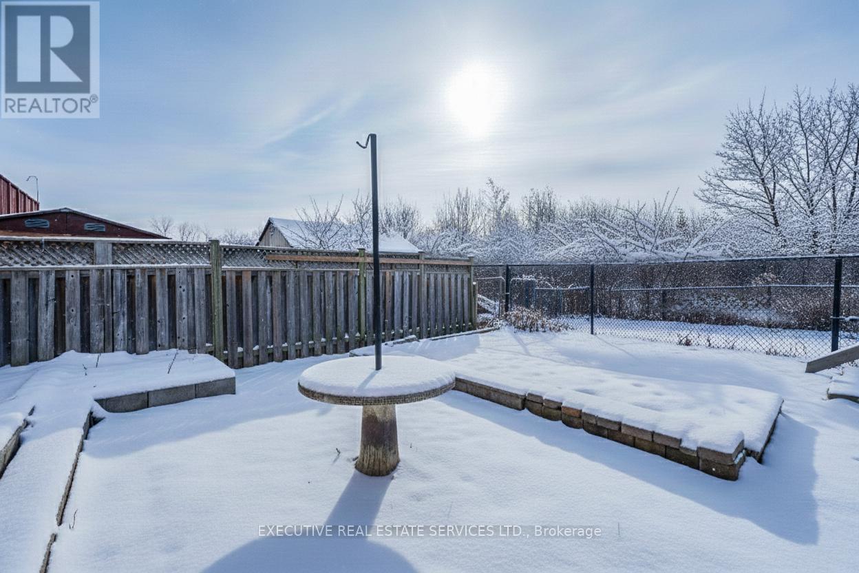 44 Moldovan Drive, Brampton, Ontario  L6R 0E4 - Photo 6 - W12738796