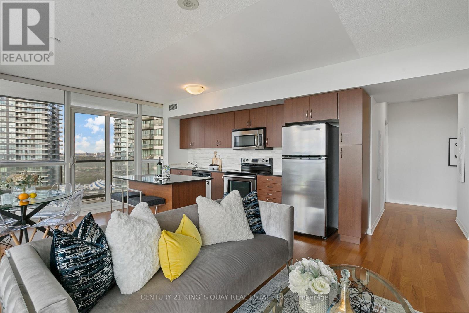 2904 - 2240 Lake Shore Boulevard W, Toronto, Ontario  M8V 0A9 - Photo 6 - W12738802