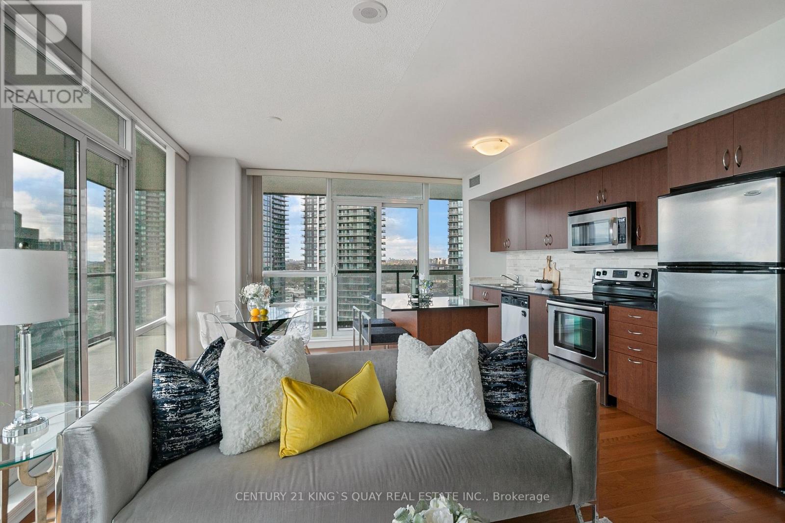 2904 - 2240 Lake Shore Boulevard W, Toronto, Ontario  M8V 0A9 - Photo 8 - W12738802