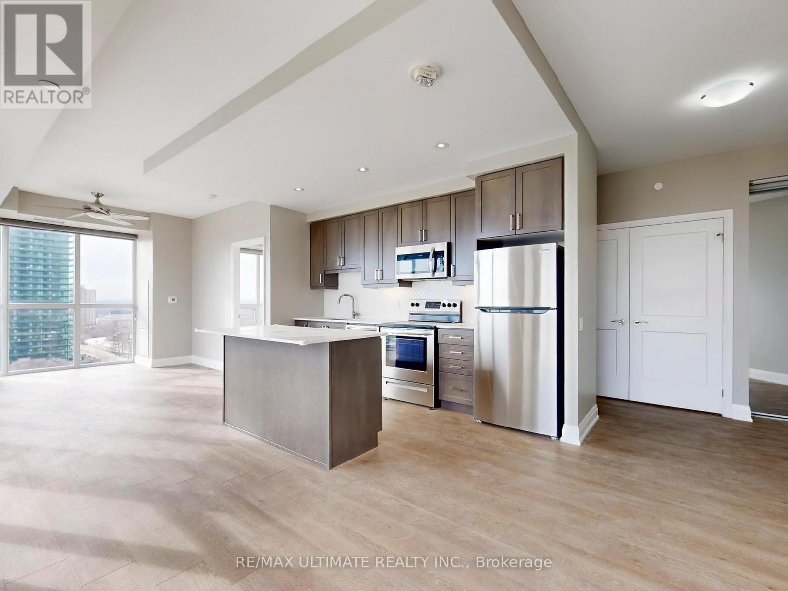 1106 - 15 Lynch Street, Brampton, Ontario  L6W 0C7 - Photo 3 - W12738828