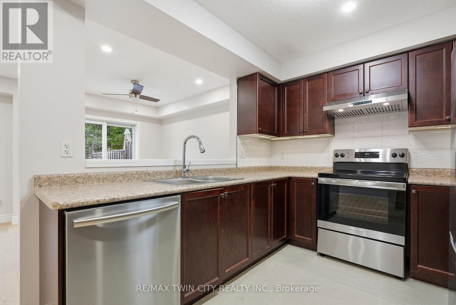 930 Zeller Crescent, Kitchener, Ontario  N2A 0C7 - Photo 10 - X12738642