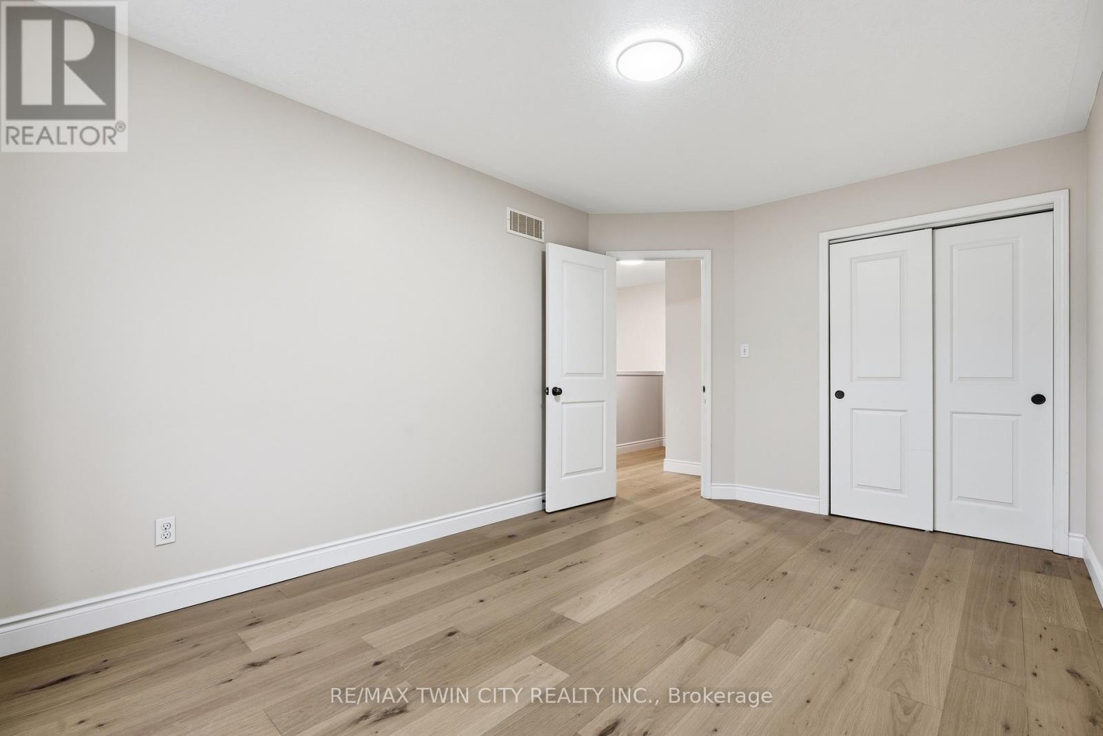 930 Zeller Crescent, Kitchener, Ontario  N2A 0C7 - Photo 26 - X12738642