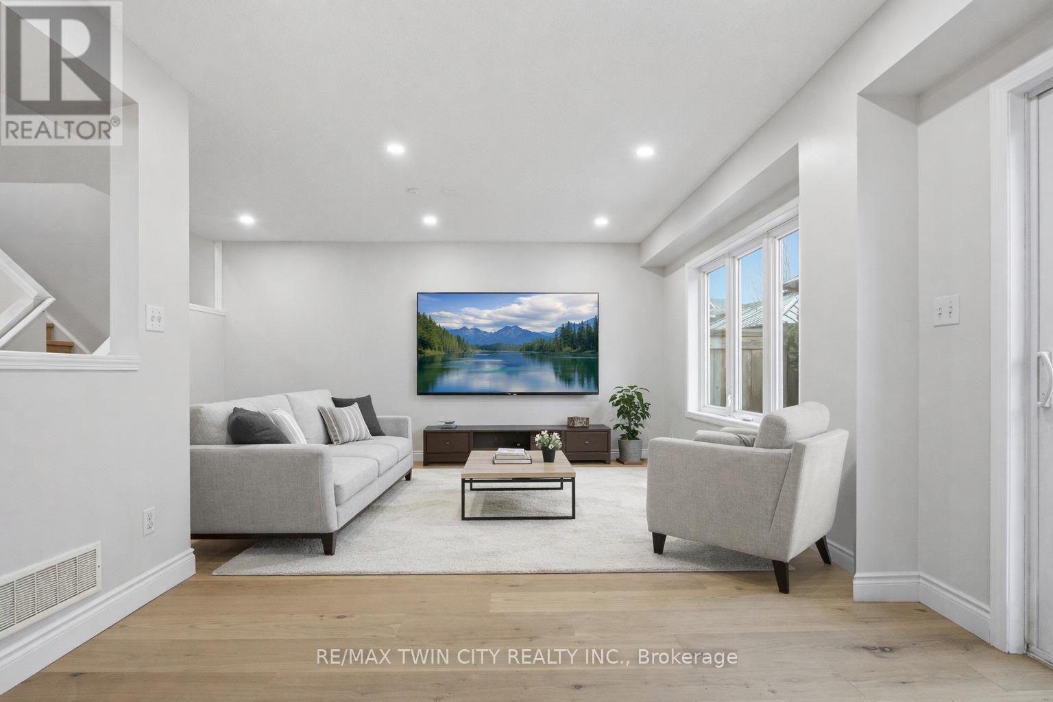 930 Zeller Crescent, Kitchener, Ontario  N2A 0C7 - Photo 5 - X12738642