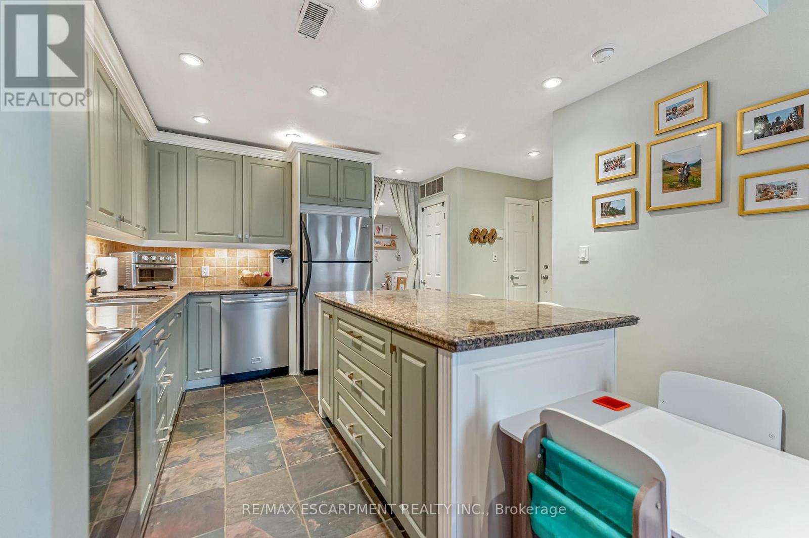 304 - 283 King Street E, Hamilton, Ontario  L8N 1B9 - Photo 11 - X12738648