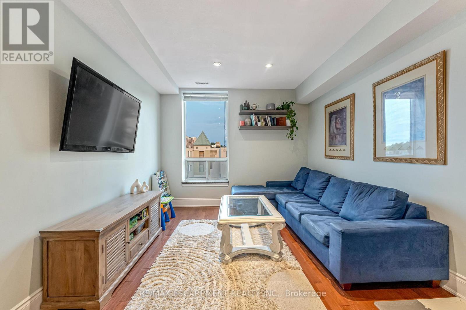 304 - 283 King Street E, Hamilton, Ontario  L8N 1B9 - Photo 2 - X12738648