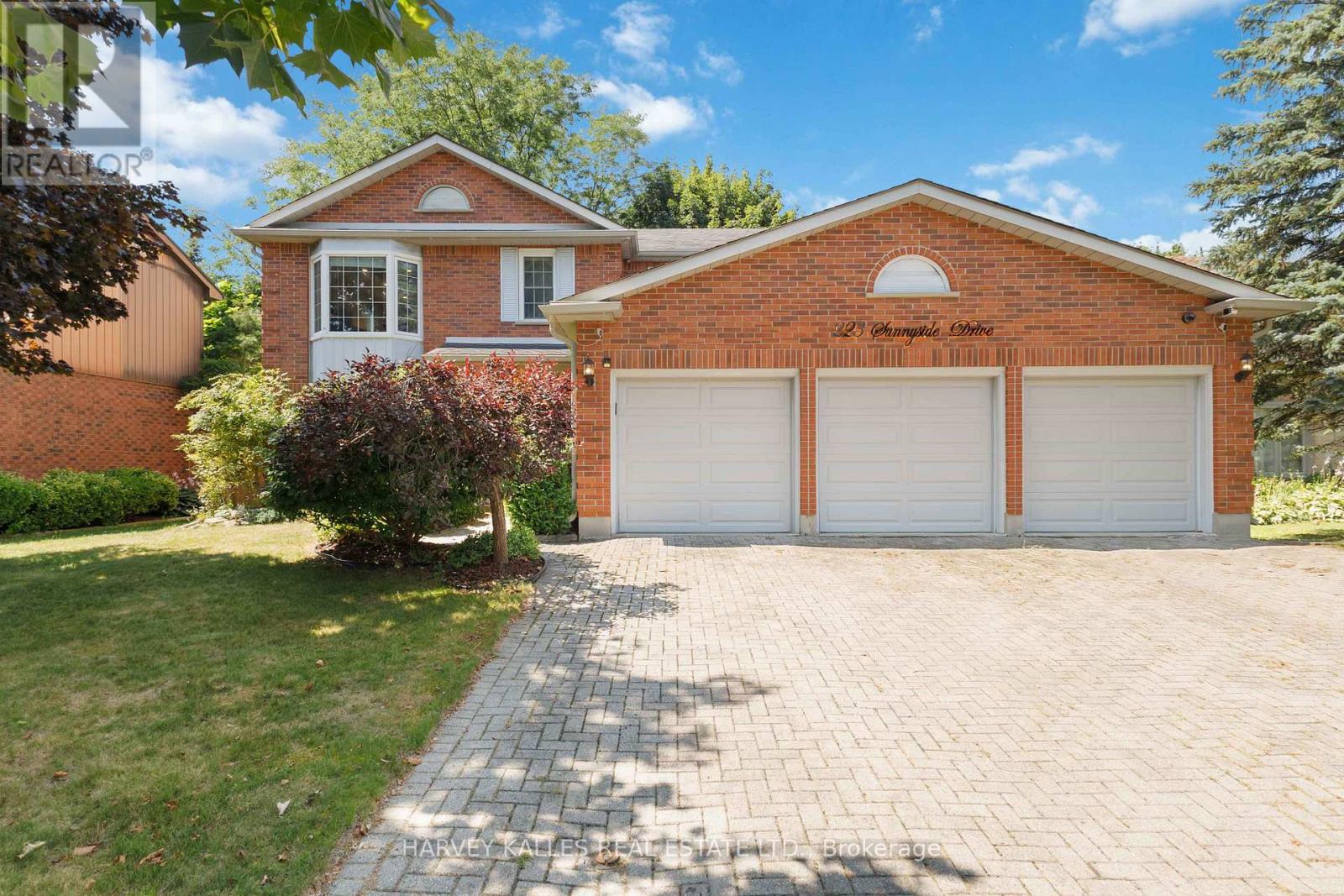 223 SUNNYSIDE DRIVE, London North, Ontario