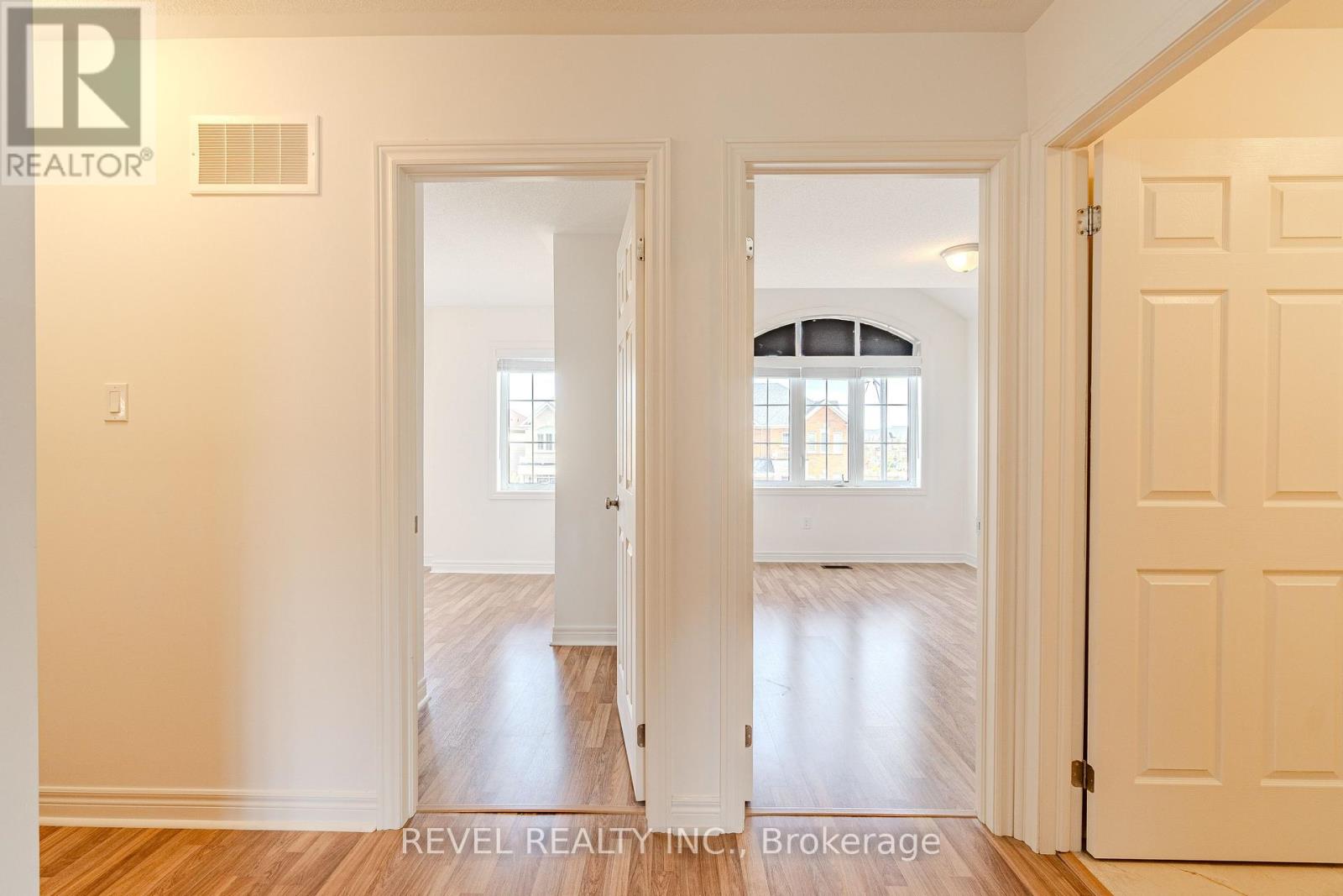 77 Barlow Place, Brant, Ontario  N3L 0H1 - Photo 2 - X12738722