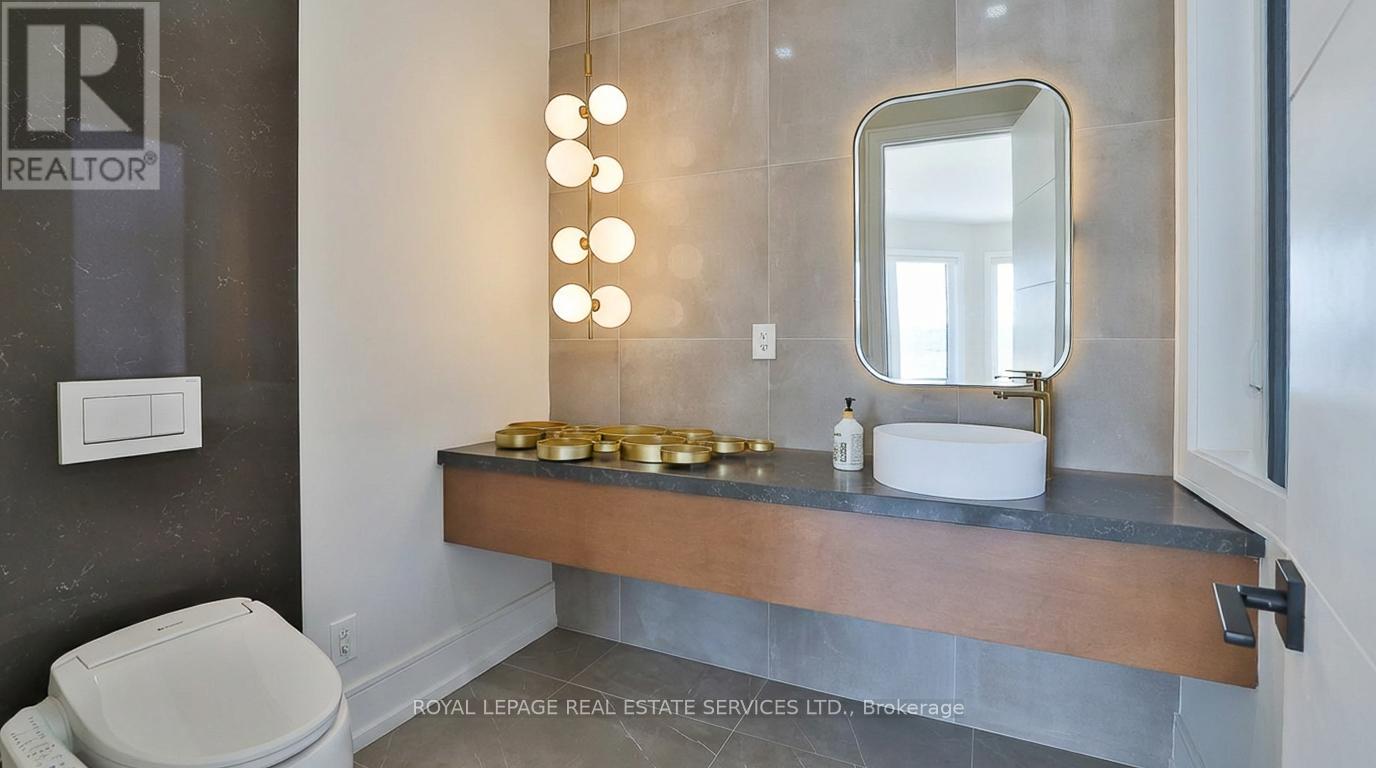 100 Appleby Place, Burlington, Ontario  L7L 2X1 - Photo 18 - W12680286