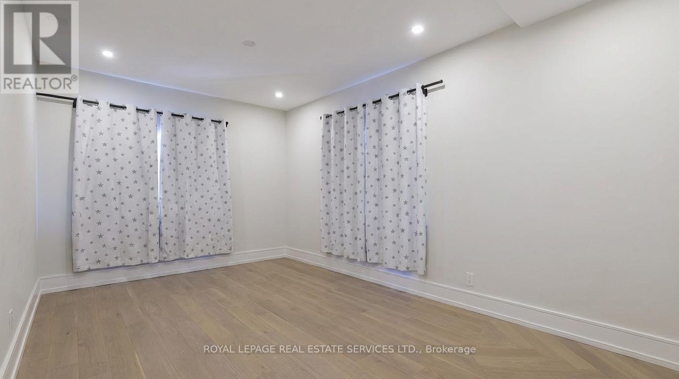 100 Appleby Place, Burlington, Ontario  L7L 2X1 - Photo 34 - W12680286