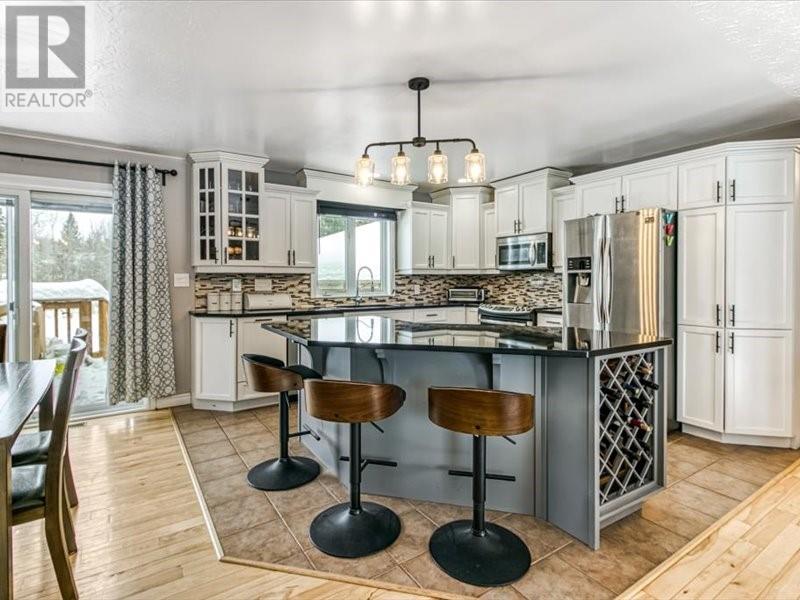 10 Riverbend Road, Greater Sudbury, Ontario  P3E 4N1 - Photo 2 - 2126259