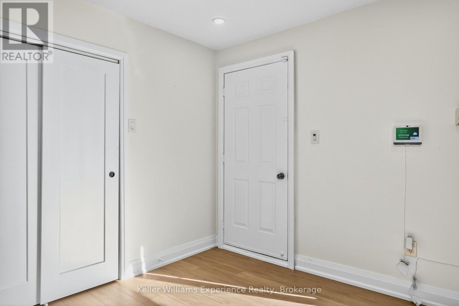 556 Champlain Road, Tiny, Ontario L9M 0C2 - Photo 3 - S12738918