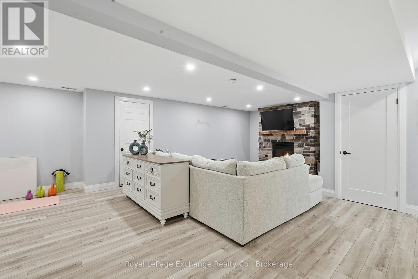 624 Cannning Street, Huron-Kinloss, Ontario N0G 2H0 - Photo 19 - X12738932