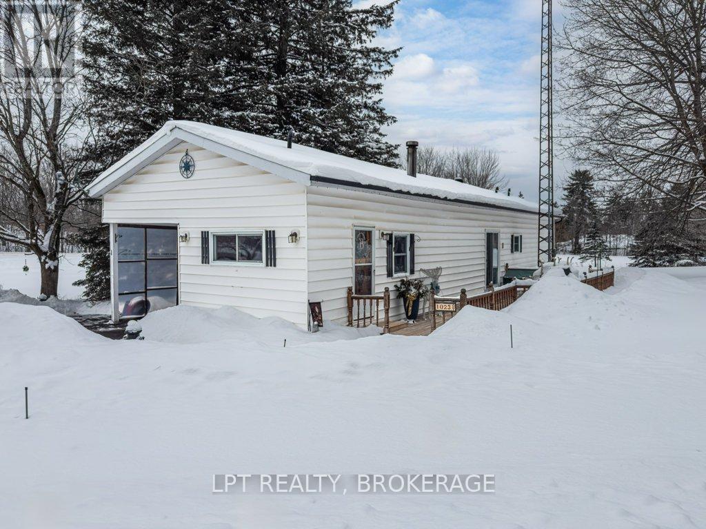 1023 Moon Road, Frontenac, Ontario  K0H 1T0 - Photo 2 - X12739006