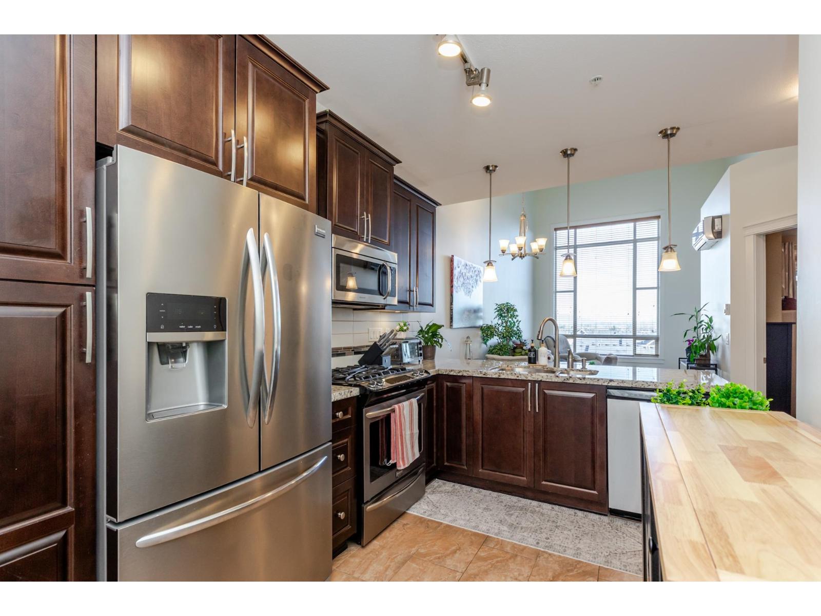 621 8067 207 Street, Langley, British Columbia  V2Y 0N9 - Photo 2 - R3084054