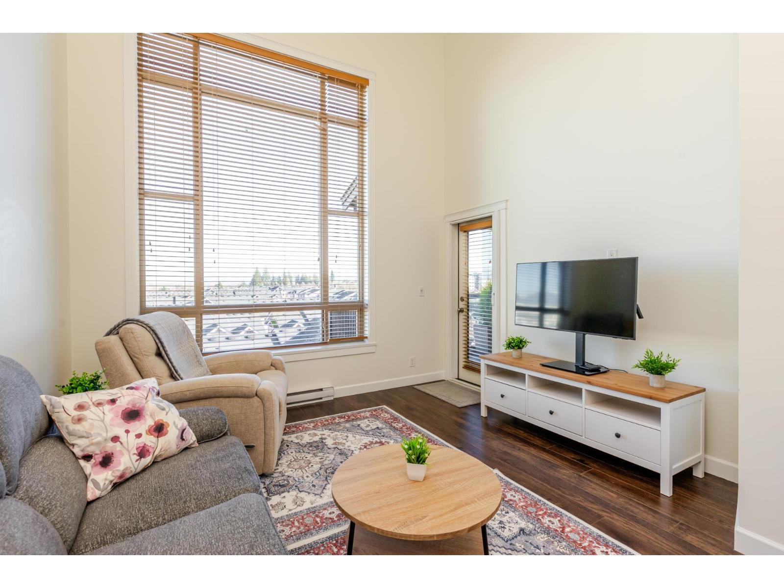 621 8067 207 Street, Langley, British Columbia  V2Y 0N9 - Photo 1 - R3084054