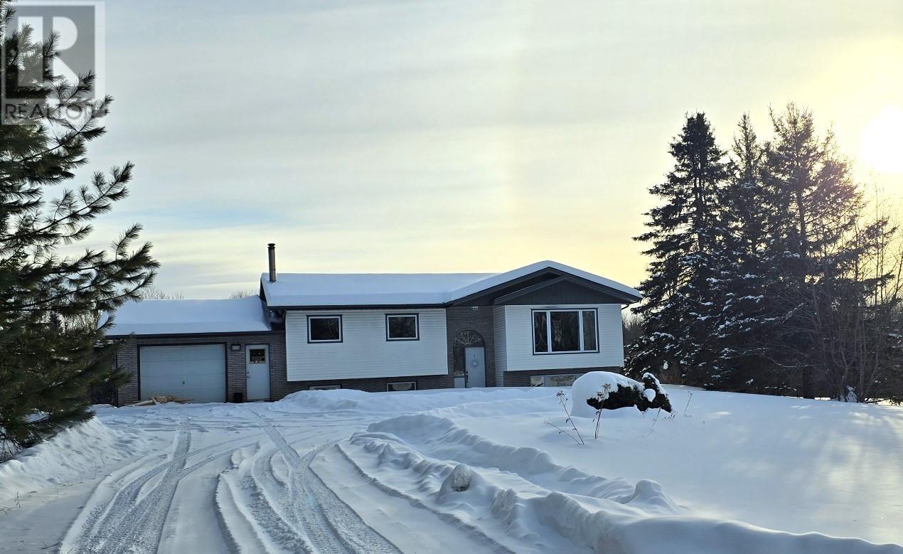 663 Barrie Dr, Oliver Paipoonge, Ontario