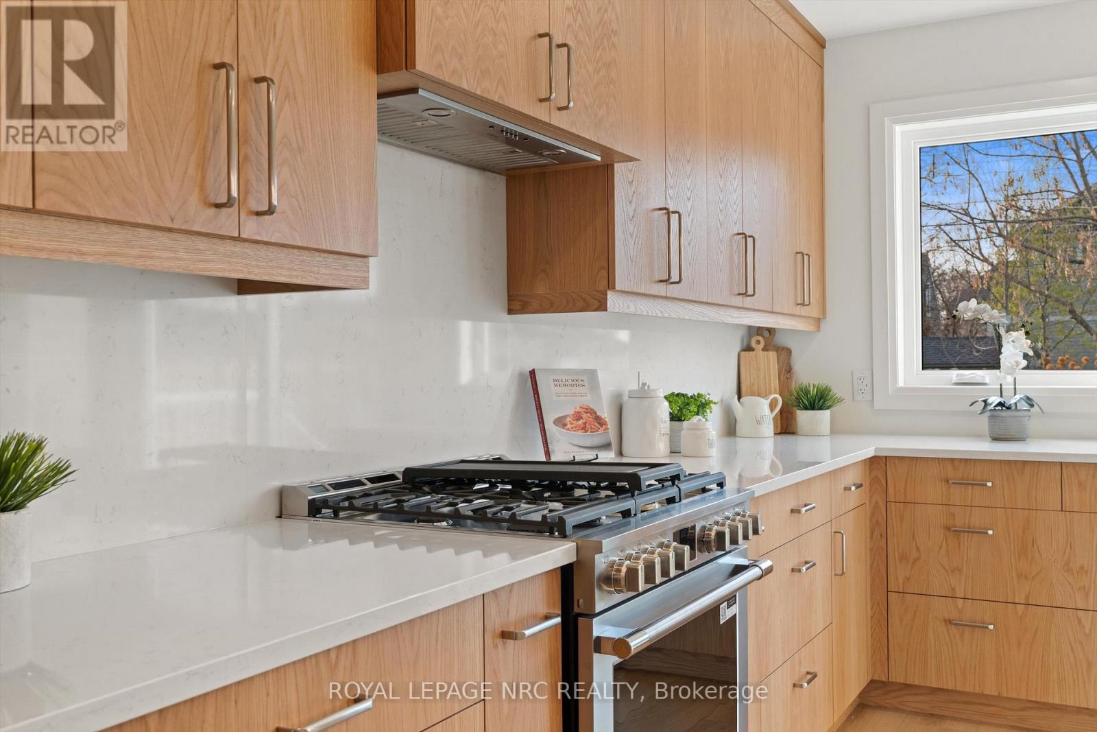 118 Glenwood Avenue, St. Catharines, Ontario  L2R 4C7 - Photo 12 - X12738982