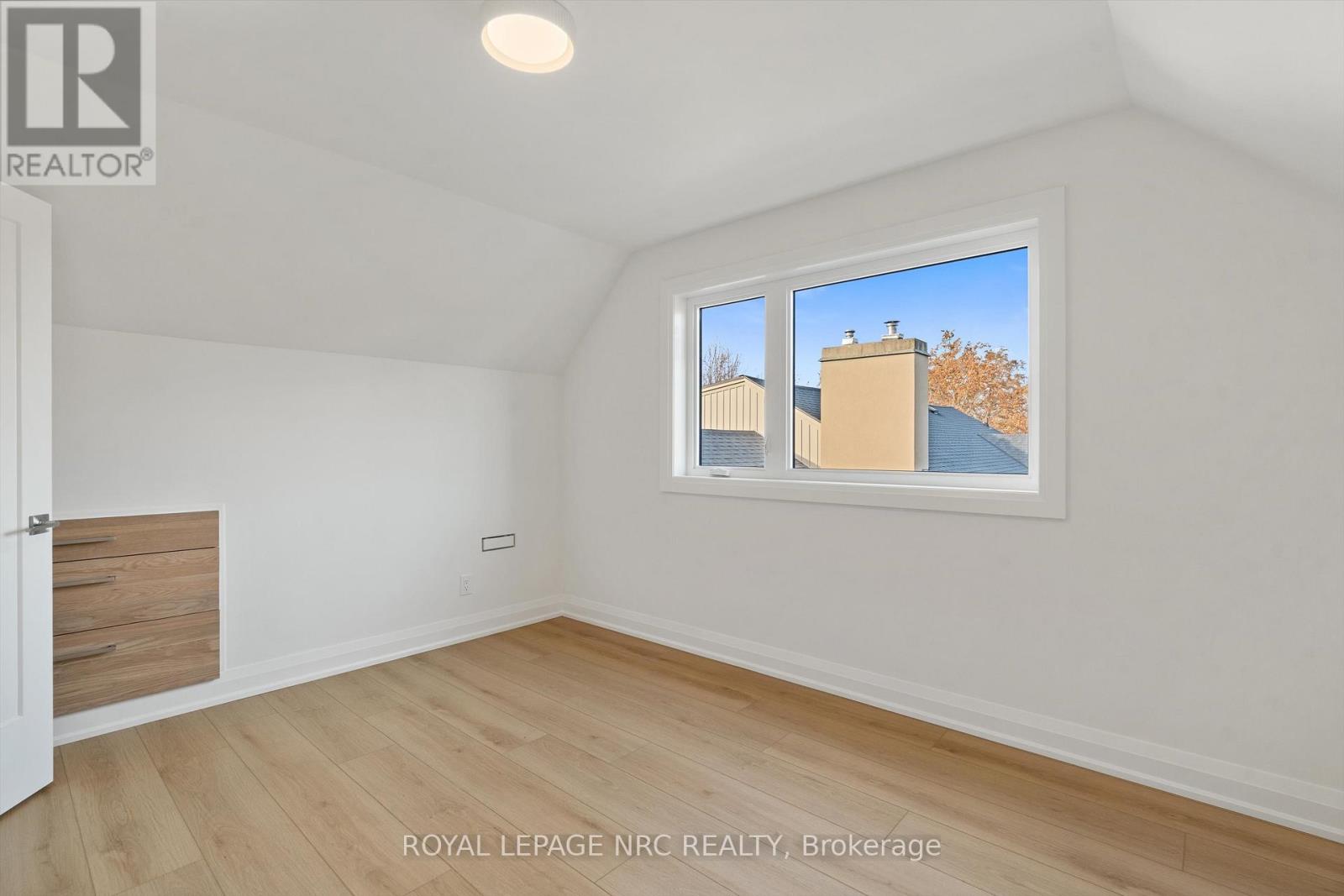 118 Glenwood Avenue, St. Catharines, Ontario  L2R 4C7 - Photo 26 - X12738982