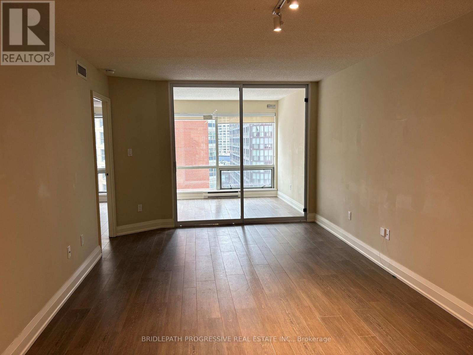 706 - 1001 BAY STREET