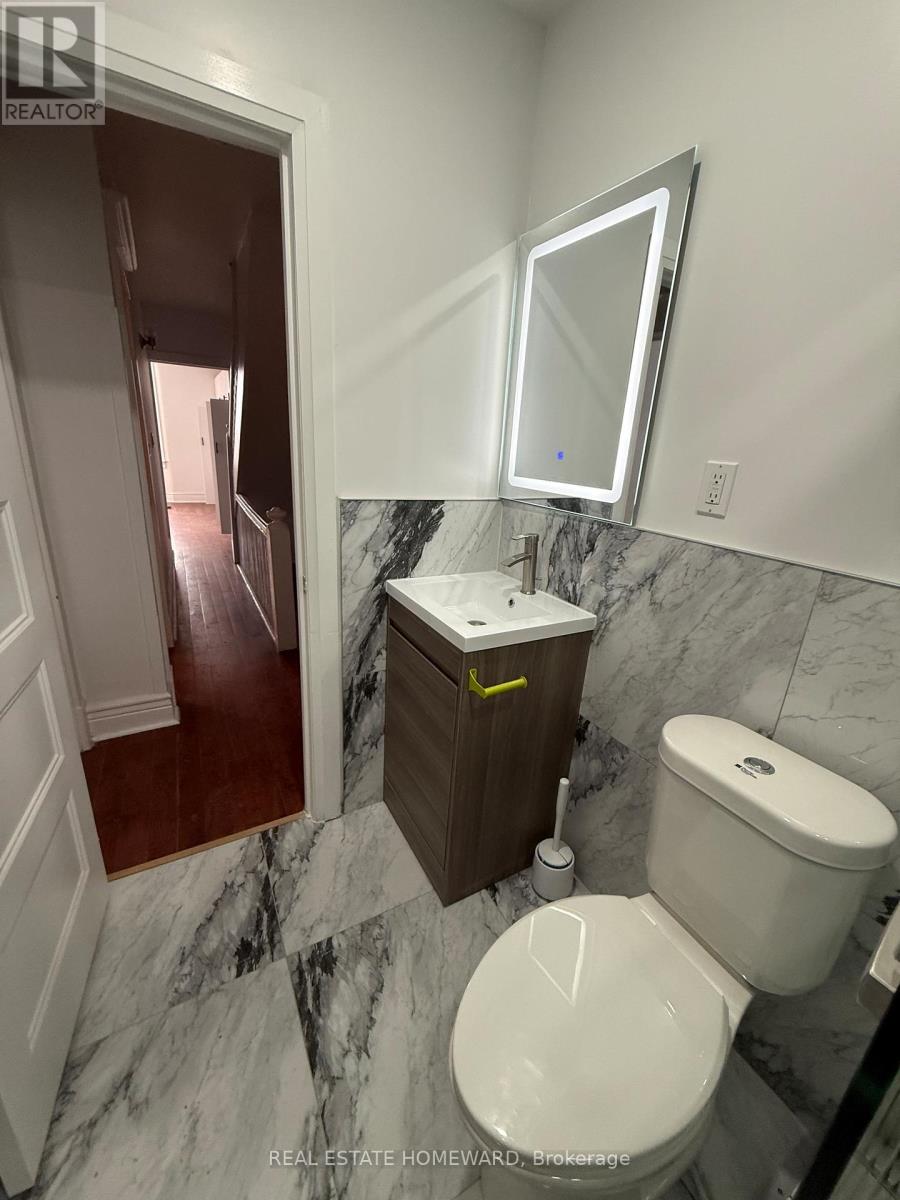Upper - 1234 Gerrard Street E, Toronto, Ontario  M4L 1Y6 - Photo 15 - E12735656