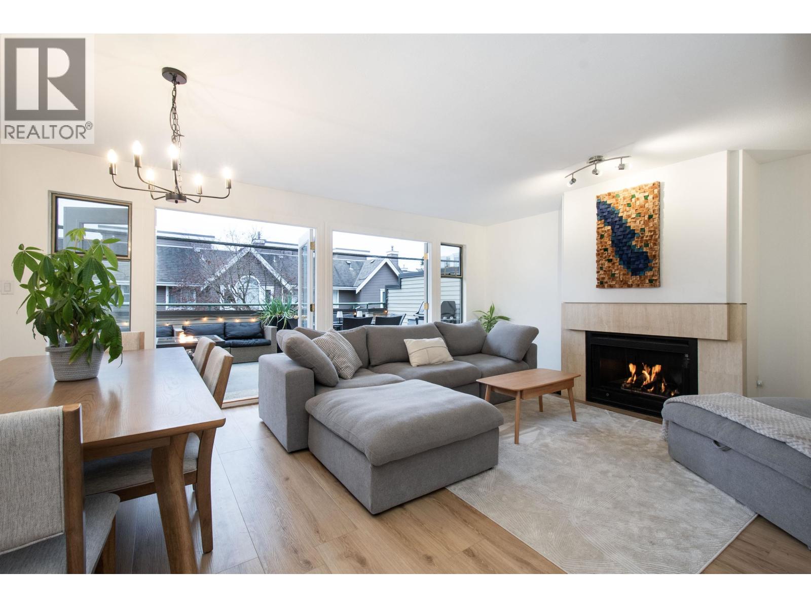 5 229 E 8th Street, North Vancouver, British Columbia  V7L 1Y9 - Photo 3 - R3084501