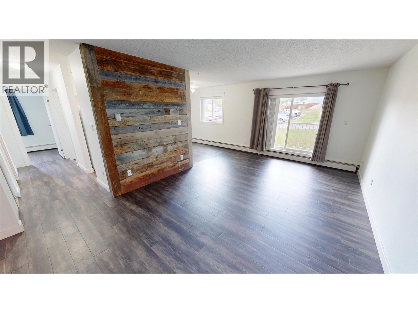 2011 2nd Street N Unit# 201, Cranbrook, British Columbia  V1C 3L4 - Photo 2 - 10374140