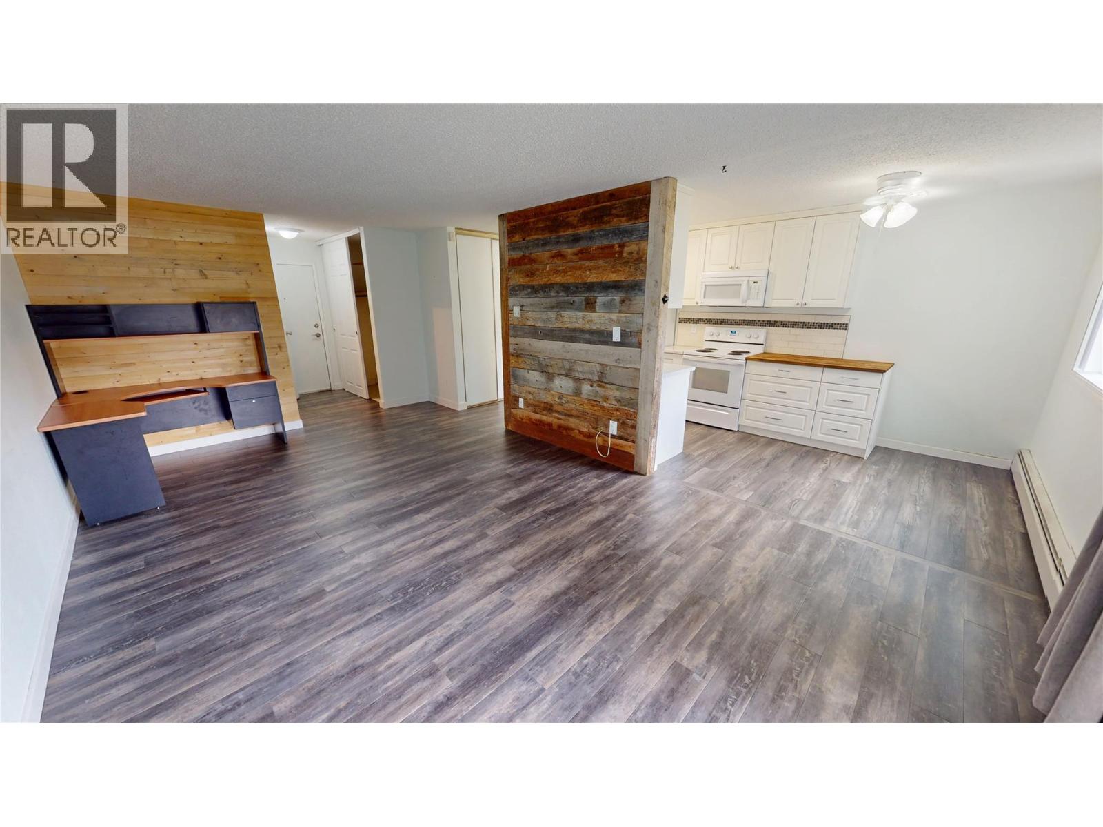 2011 2nd Street N Unit# 201, Cranbrook, British Columbia  V1C 3L4 - Photo 3 - 10374140