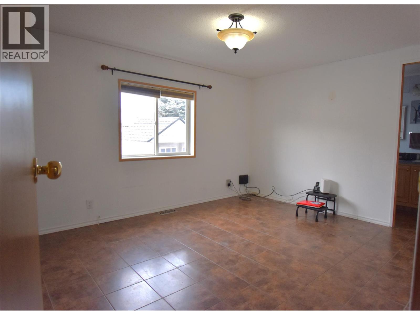 324 Mission Place, Cranbrook, British Columbia  V1C 6P7 - Photo 6 - 10374089