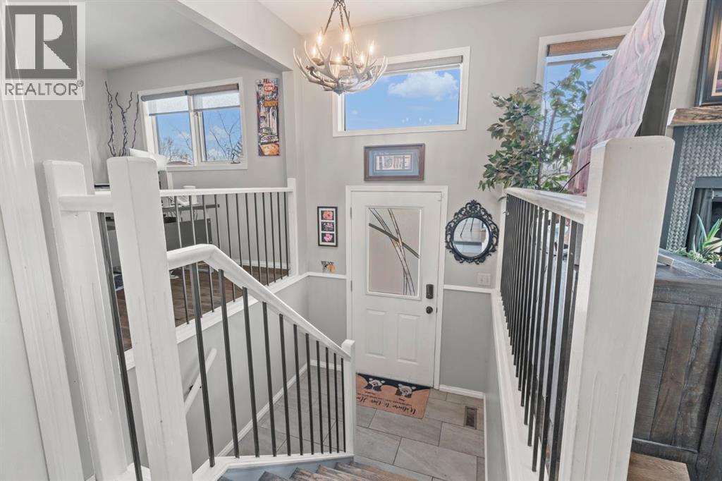 430 2 Avenue Nw, Diamond Valley, Alberta  T0L 0H0 - Photo 2 - A2277990