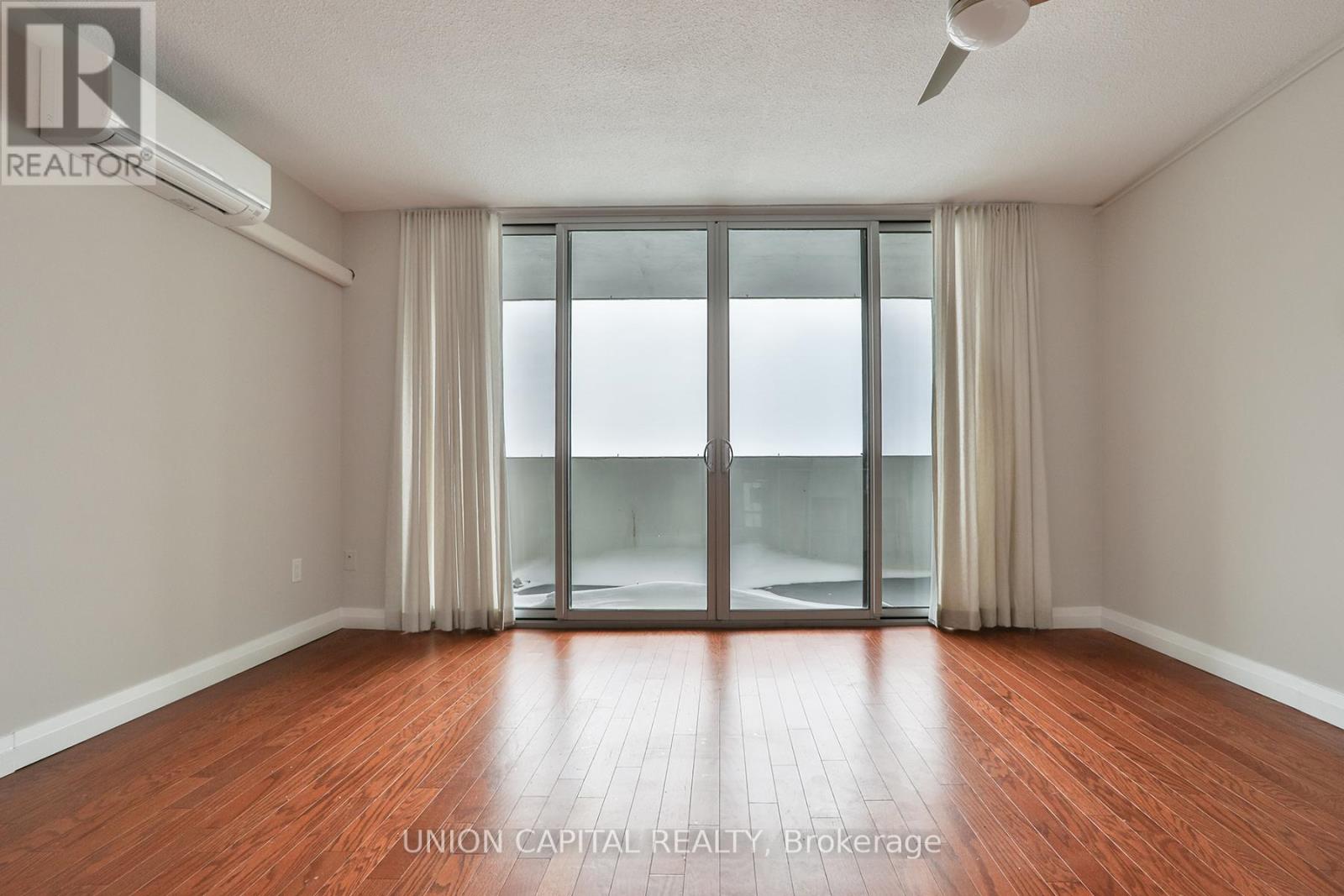 2112 - 40 Homewood Avenue, Toronto, Ontario  M4Y 2K2 - Photo 10 - C12738894