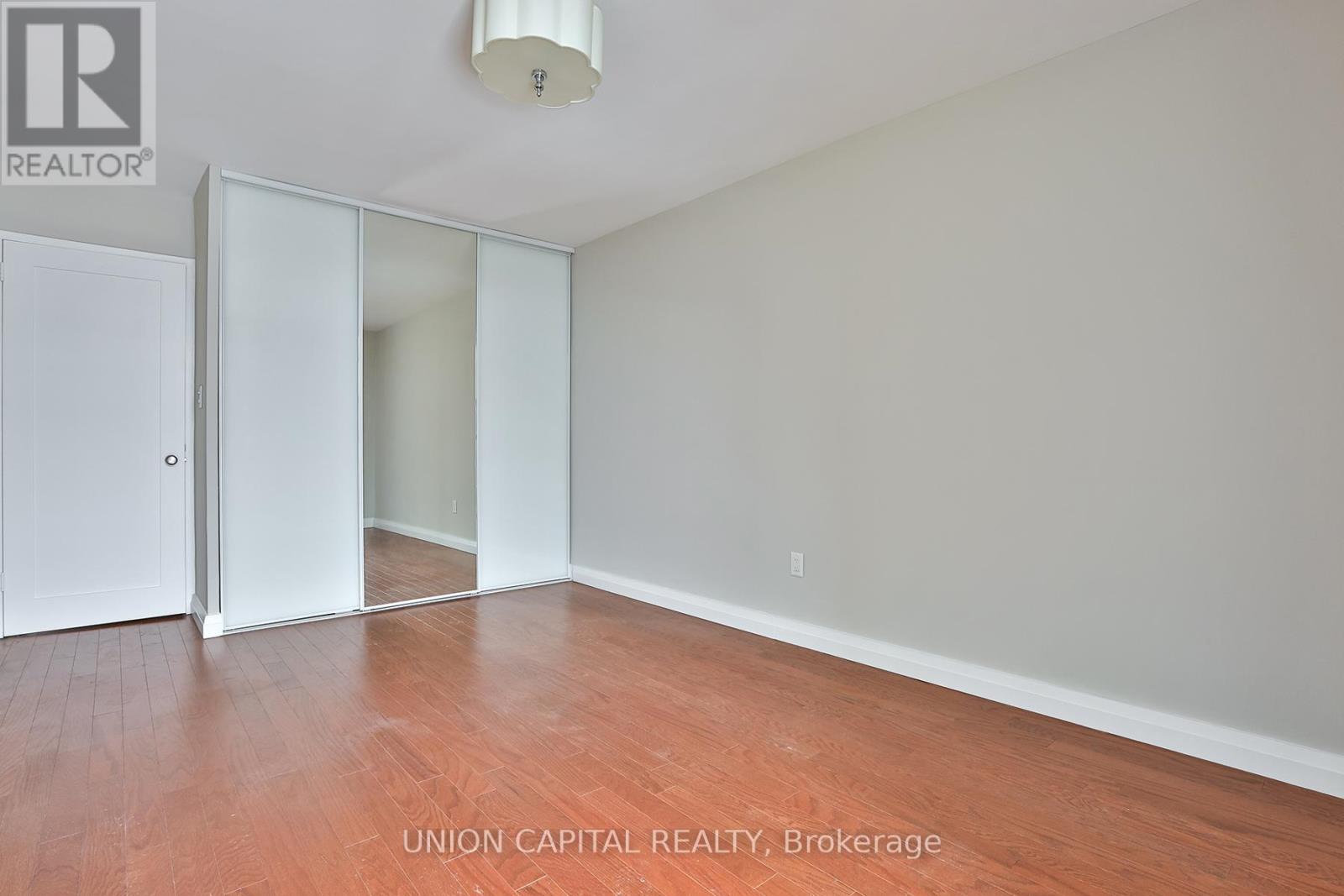 2112 - 40 Homewood Avenue, Toronto, Ontario  M4Y 2K2 - Photo 11 - C12738894