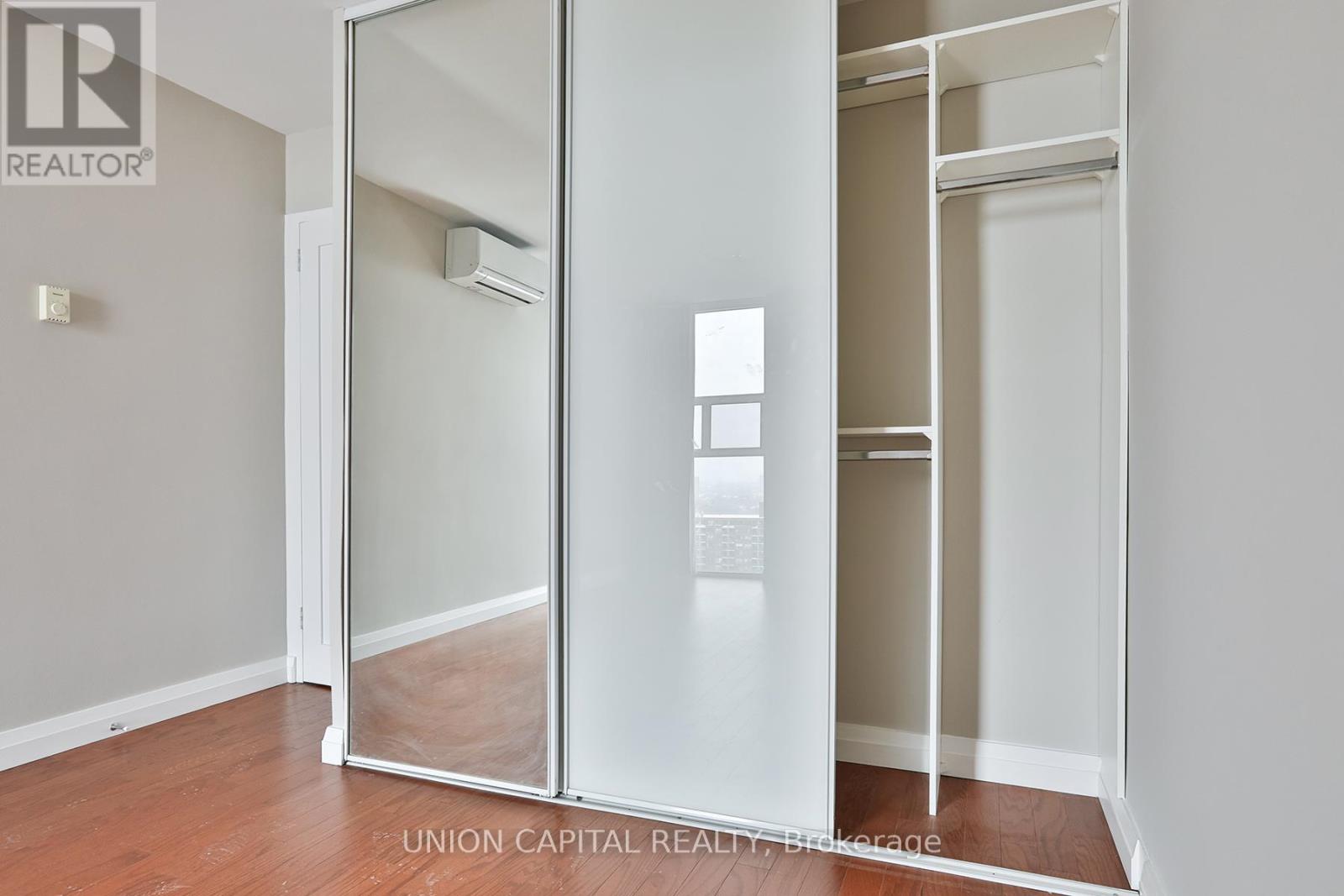 2112 - 40 Homewood Avenue, Toronto, Ontario  M4Y 2K2 - Photo 14 - C12738894