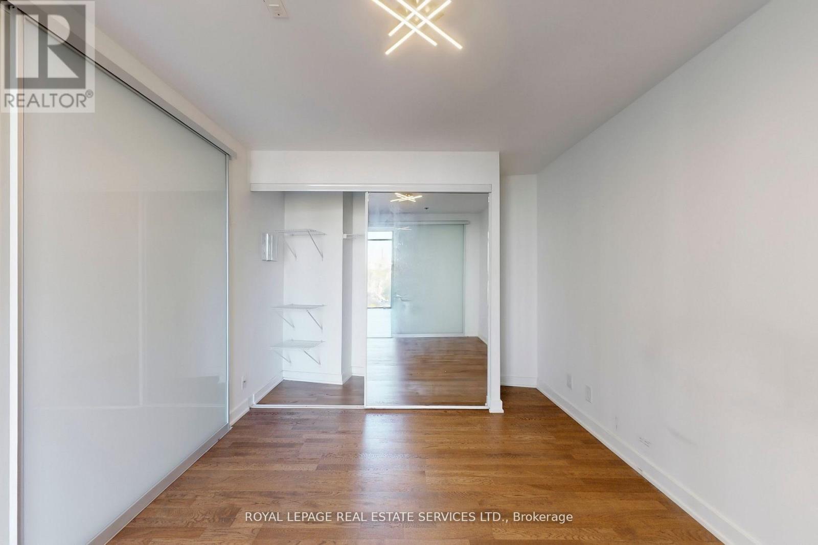 803 - 15 Beverley Street, Toronto, Ontario  M5T 1X8 - Photo 17 - C12738928