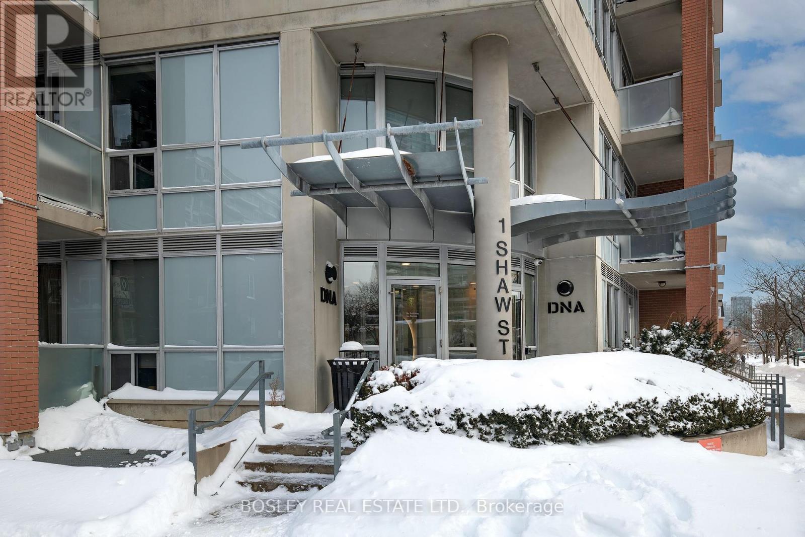 201 - 1 Shaw Street, Toronto, Ontario  M6K 0A1 - Photo 2 - C12738984