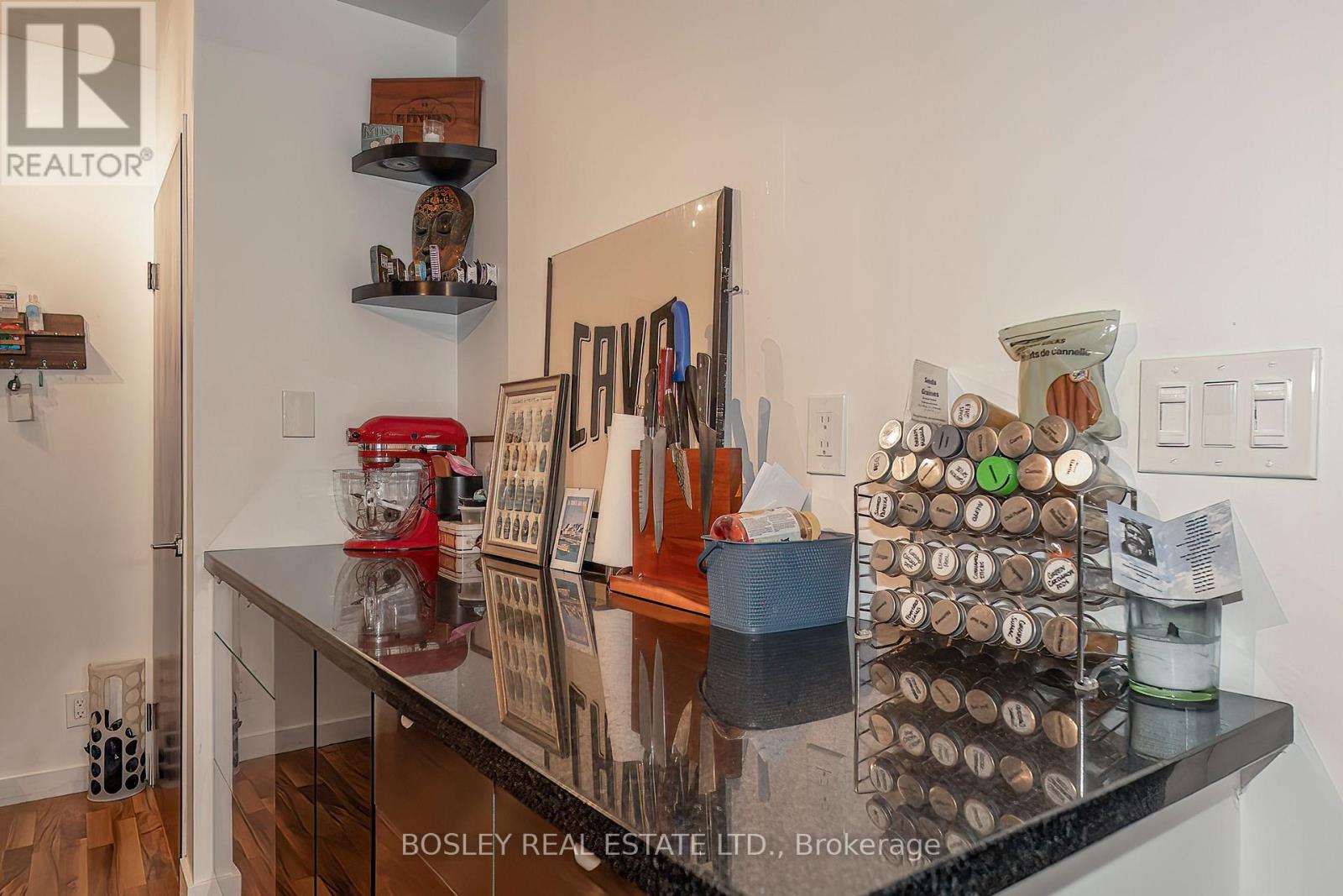 201 - 1 Shaw Street, Toronto, Ontario  M6K 0A1 - Photo 8 - C12738984