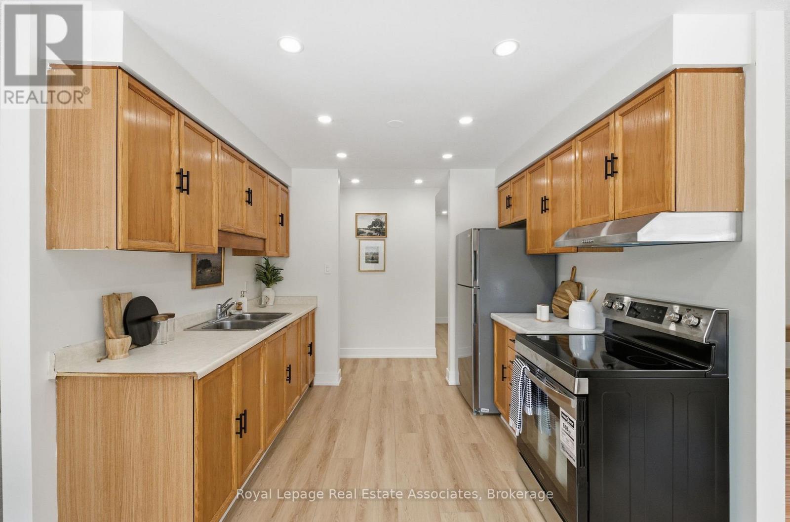 896 Roundelay Drive, Oshawa, Ontario  L1J 7T7 - Photo 11 - E12738926