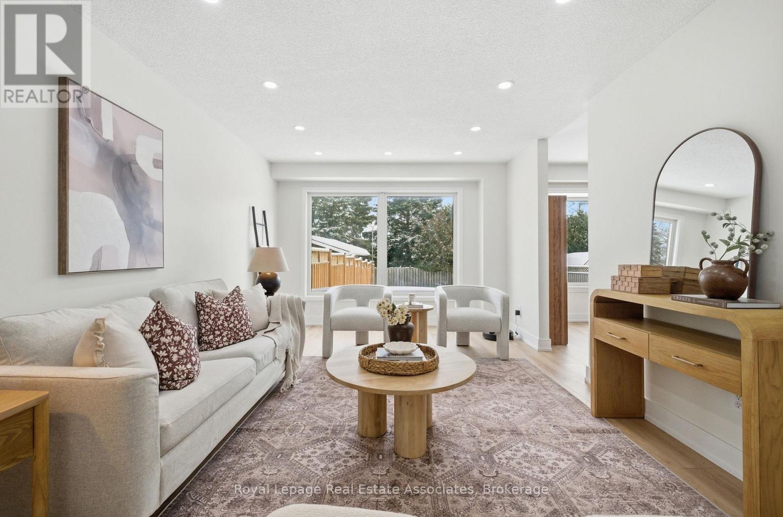 896 Roundelay Drive, Oshawa, Ontario  L1J 7T7 - Photo 6 - E12738926