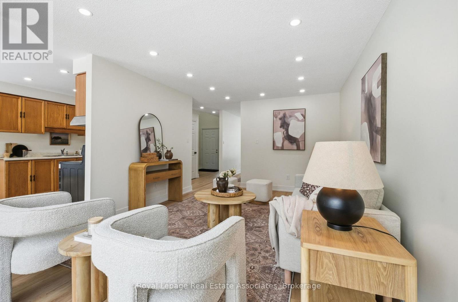 896 Roundelay Drive, Oshawa, Ontario  L1J 7T7 - Photo 7 - E12738926