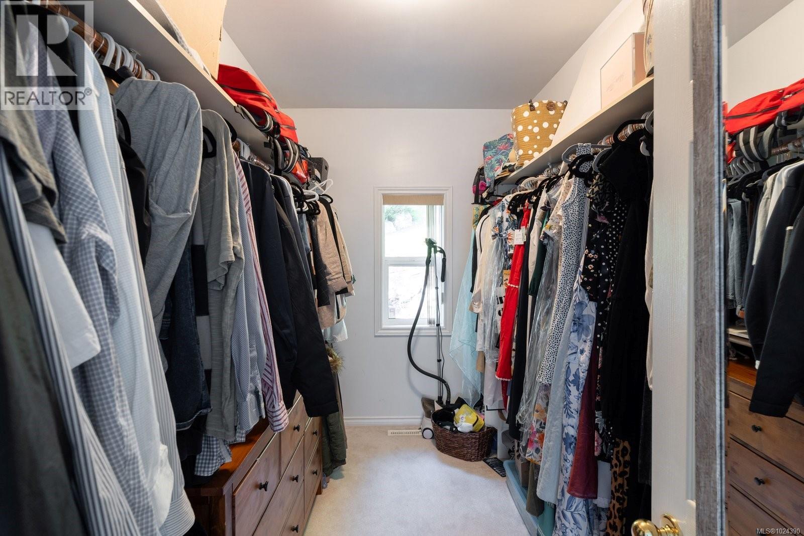 4652 Boulderwood Dr, Saanich, British Columbia V8Y 3G5 - Photo 30 - 1024390