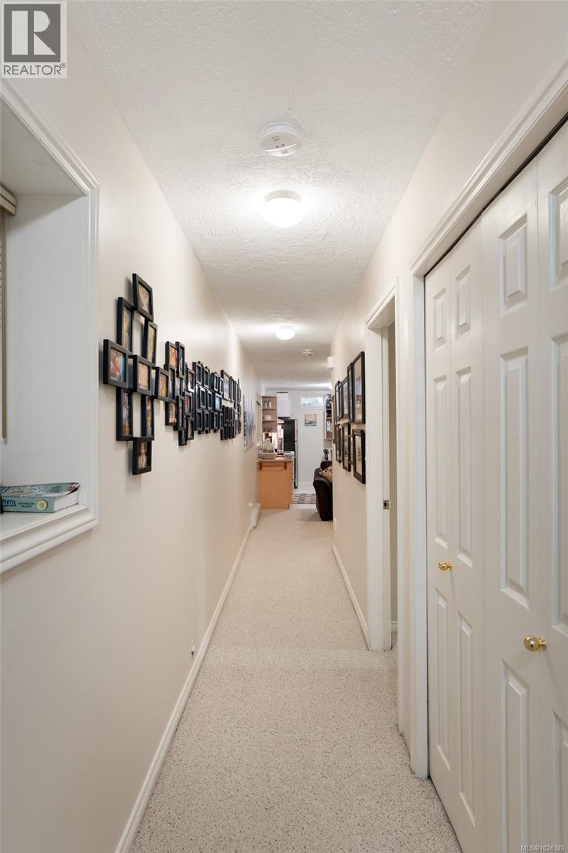 4652 Boulderwood Dr, Saanich, British Columbia V8Y 3G5 - Photo 44 - 1024390