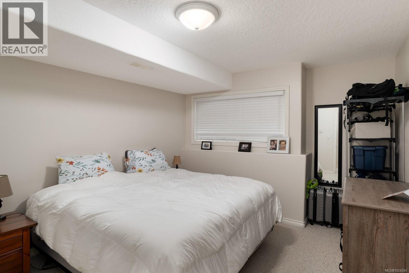 4652 Boulderwood Dr, Saanich, British Columbia V8Y 3G5 - Photo 45 - 1024390