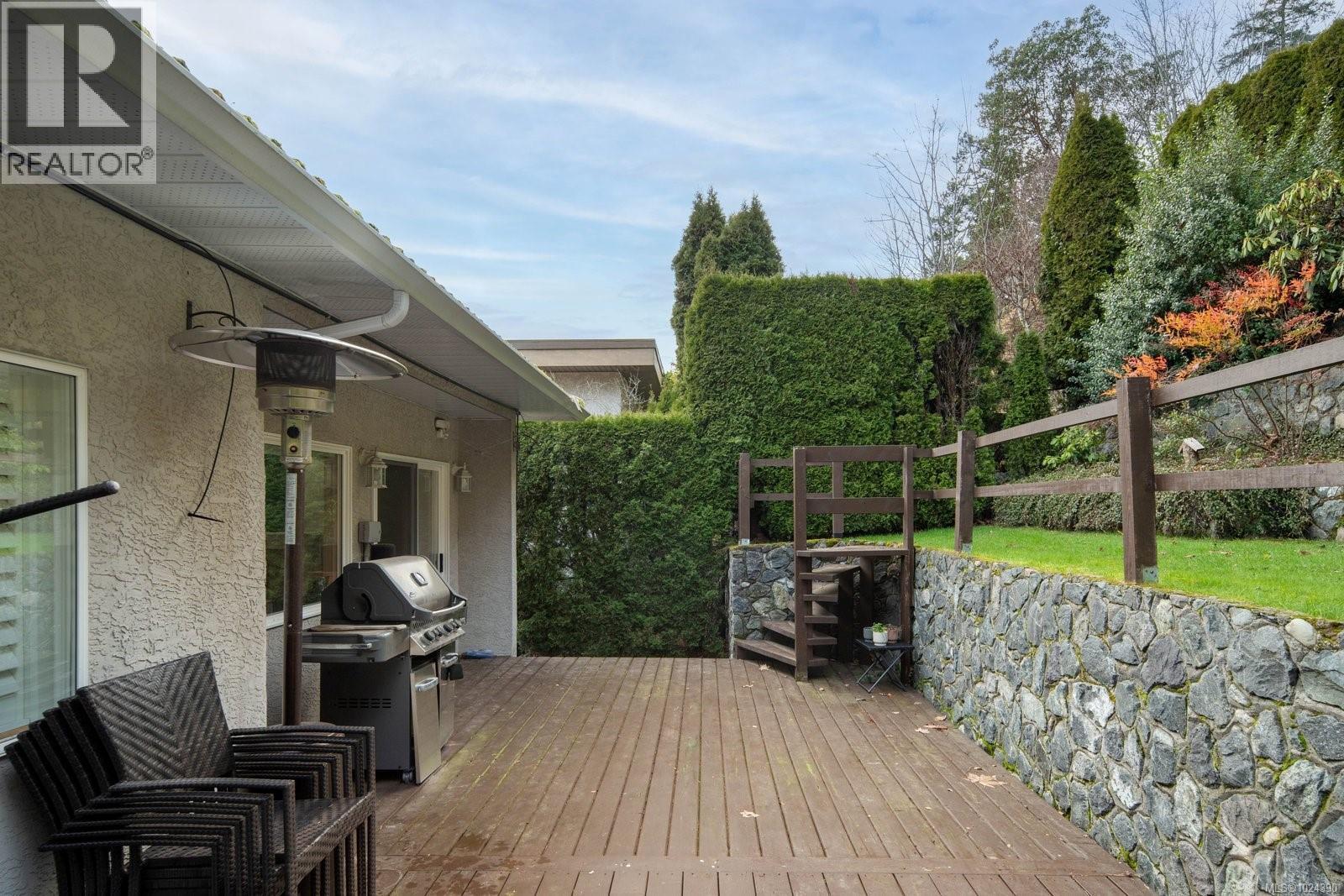 4652 Boulderwood Dr, Saanich, British Columbia V8Y 3G5 - Photo 49 - 1024390