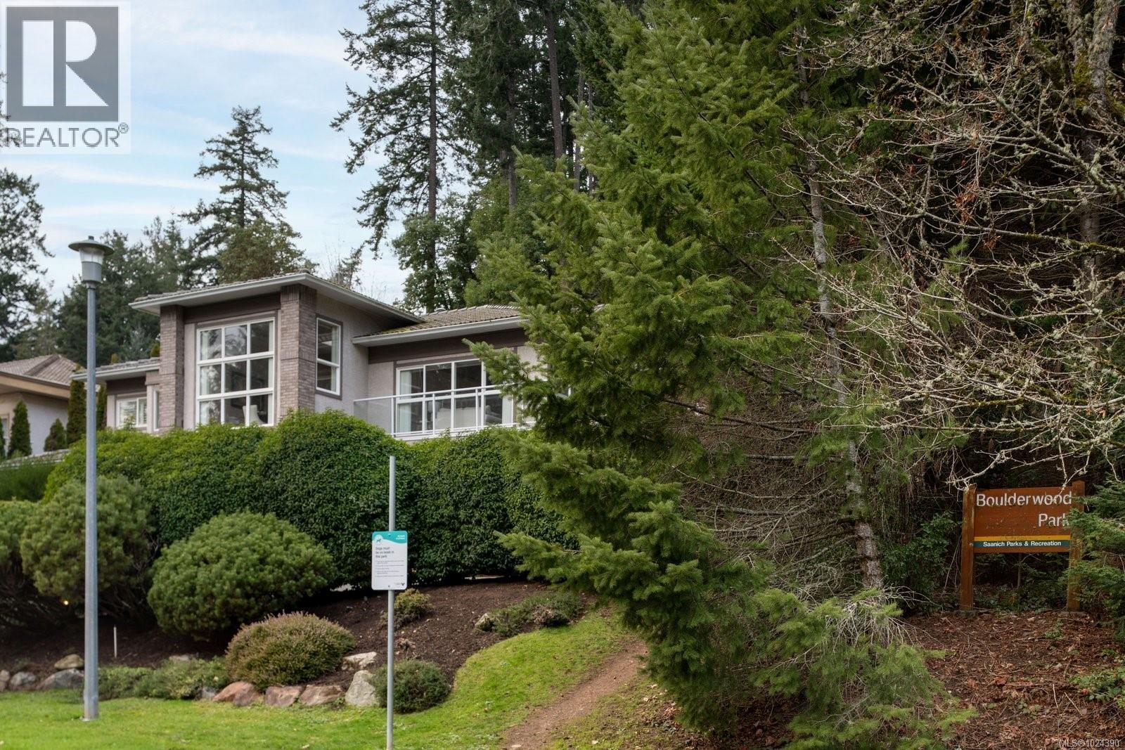 4652 Boulderwood Dr, Saanich, British Columbia V8Y 3G5 - Photo 55 - 1024390